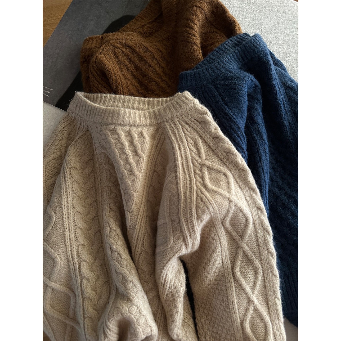 复古设计感韩系麻花针织毛衣女秋冬季慵懒时髦叠穿风圆领套头上衣