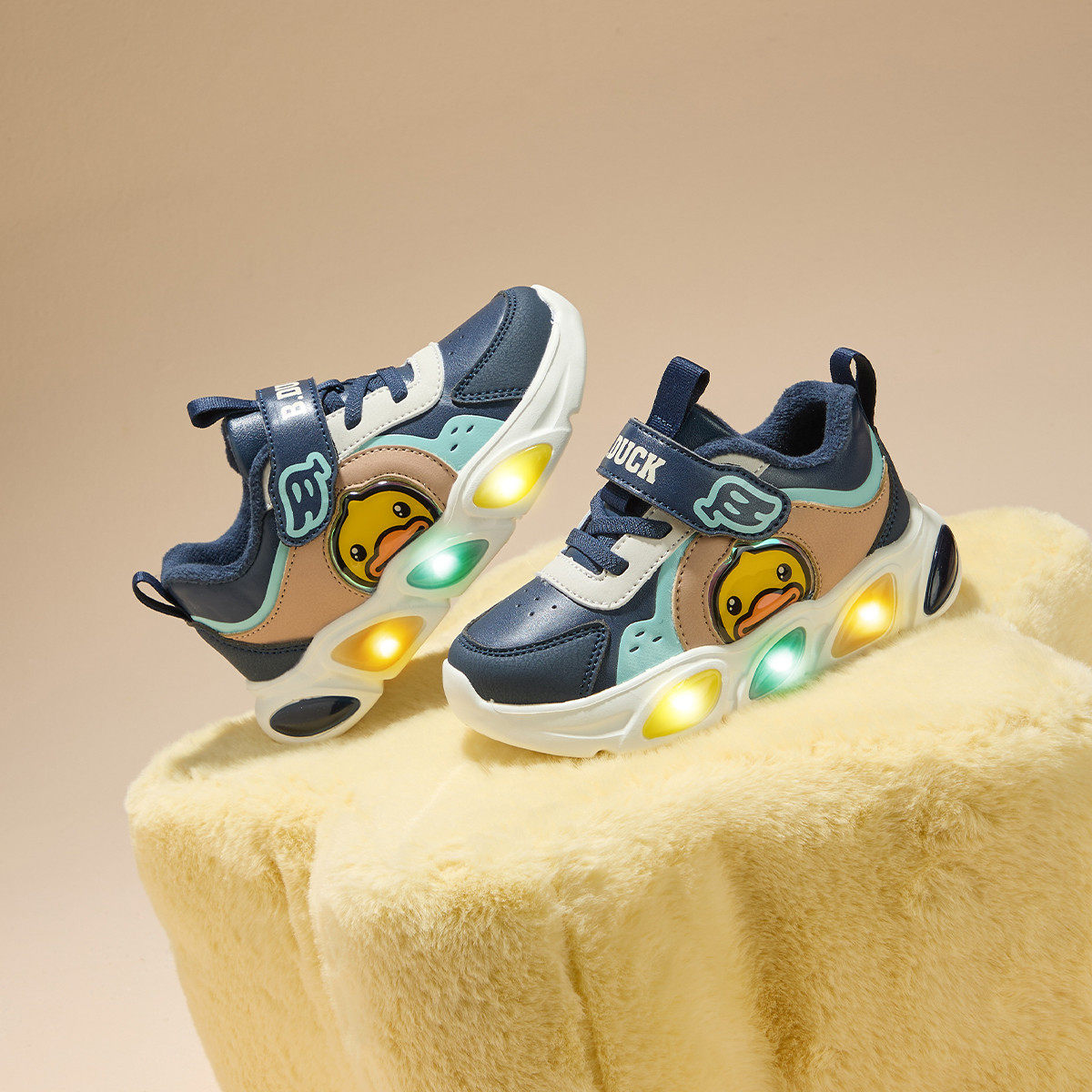 小黄鸭童鞋轻便亮灯鞋秋冬新款加绒带灯运动鞋软底闪光宝宝鞋二棉,童鞋/婴儿鞋/亲子鞋,运动鞋,淘宝优惠券,粉丝福利购,淘宝优惠卷
