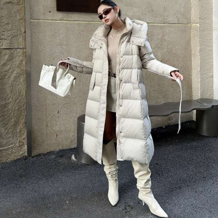 2025年冬季商场同款女装腰带中长款连帽羽绒服修身白鸭绒保暖外套