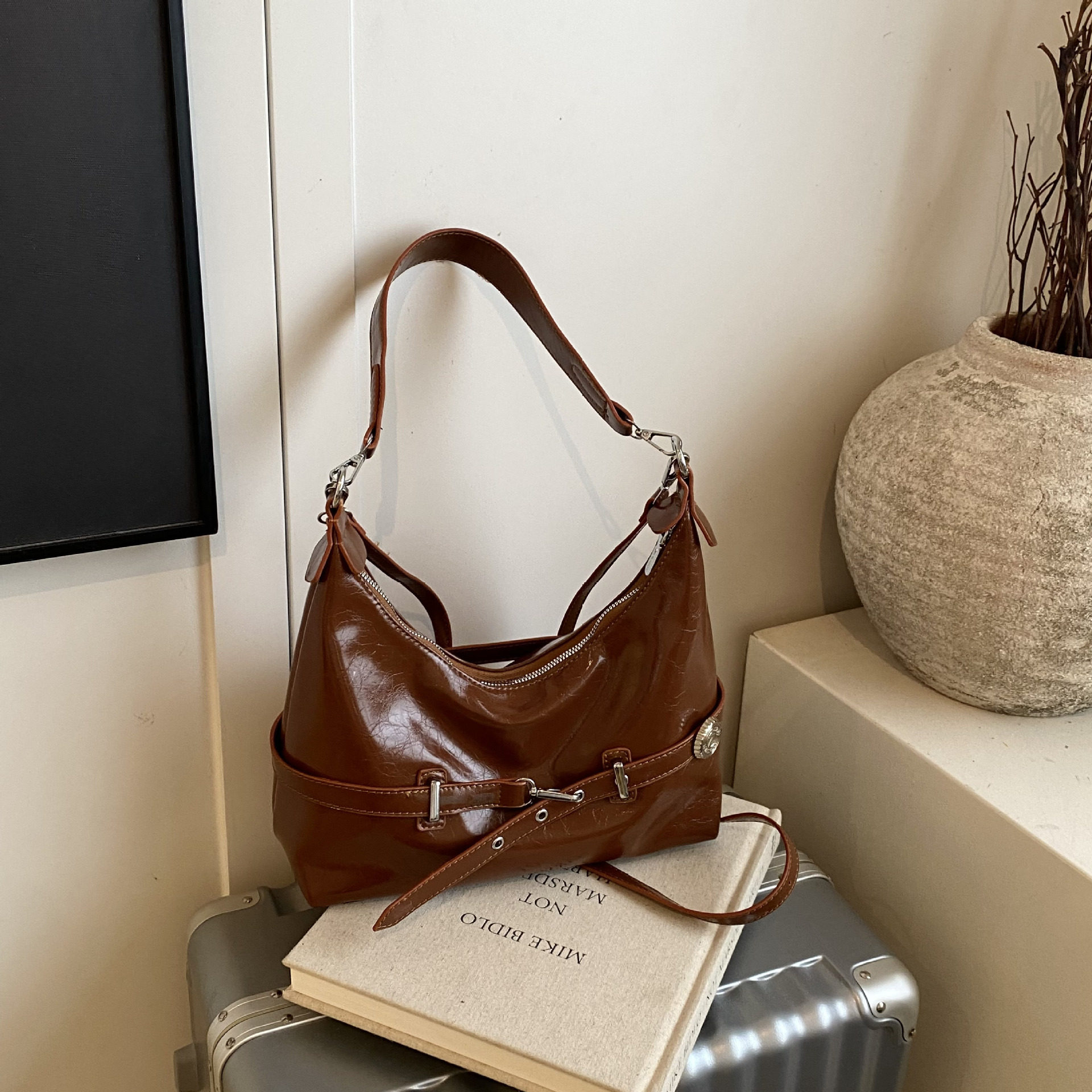 跨境复古腋下包轻奢洋气大容量简约通勤托特包百搭单肩斜挎包,箱包皮具/热销女包/男包,腋下包,淘宝优惠券,粉丝福利购,淘宝优惠卷