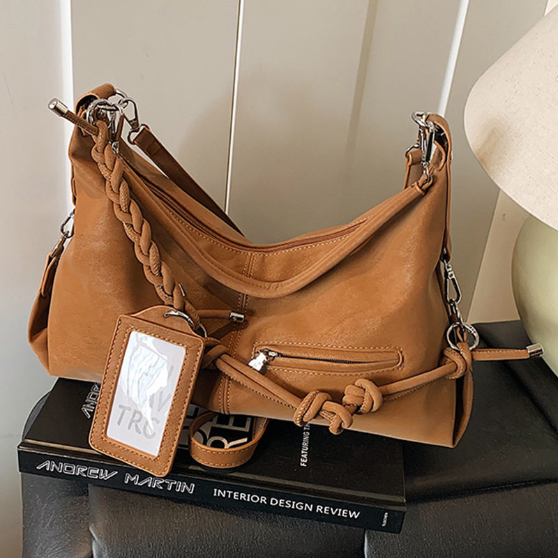 时尚小众包包女2026新款潮冬季简约通勤单肩包高级质感百搭斜挎包