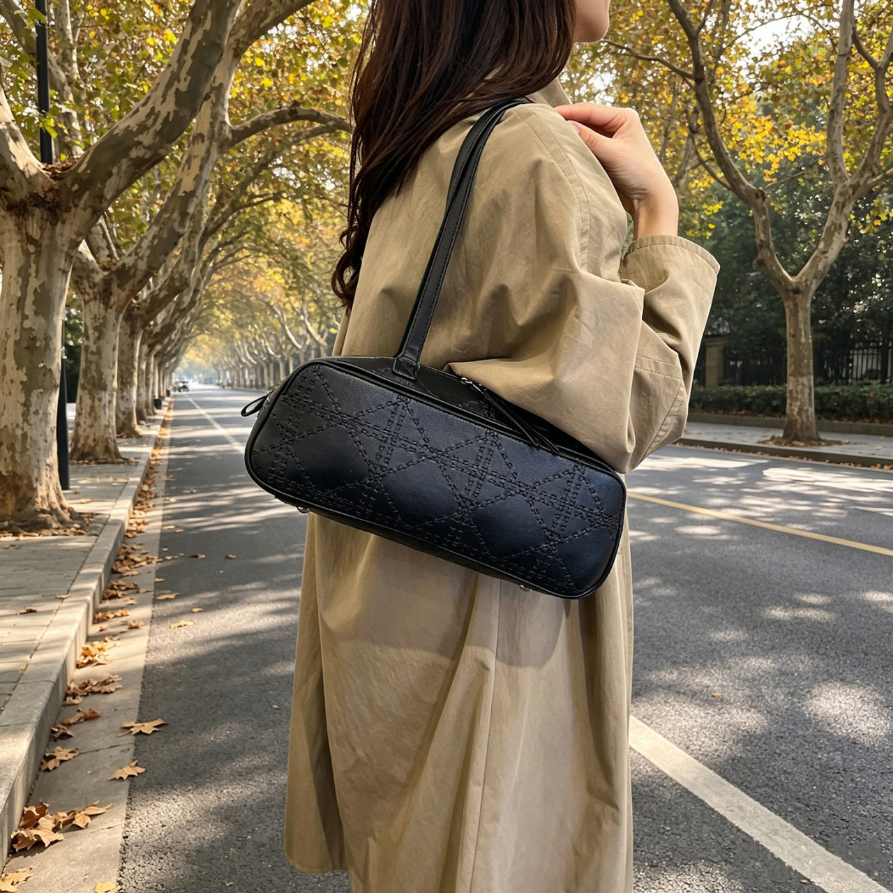 跨境菱格圆筒包女2026秋季新款枕头包百搭单肩女士手提小包包背包