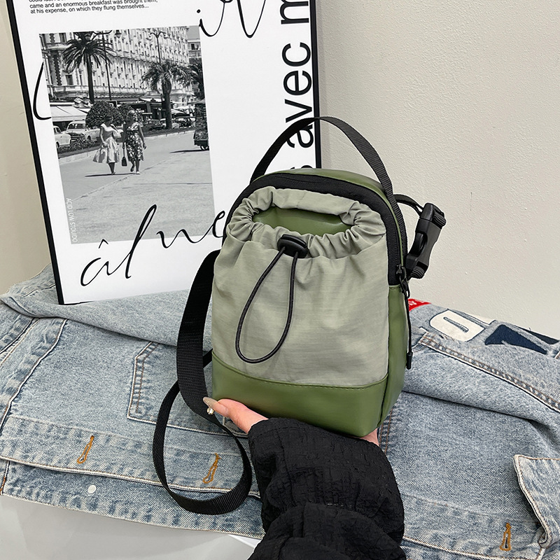 轻便蛋蛋包小水壶包休闲斜挎包手机包包mini小包包百搭单肩抽绳包