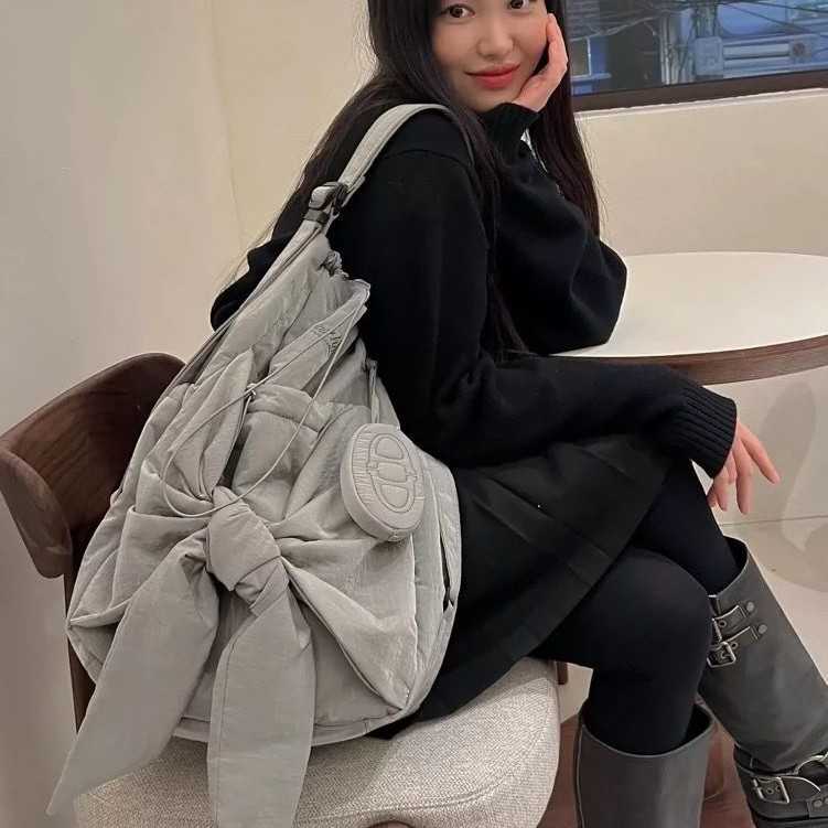 新款休闲风蝴蝶结双肩包女大容量多功能单肩包灰色百搭背包跨境潮