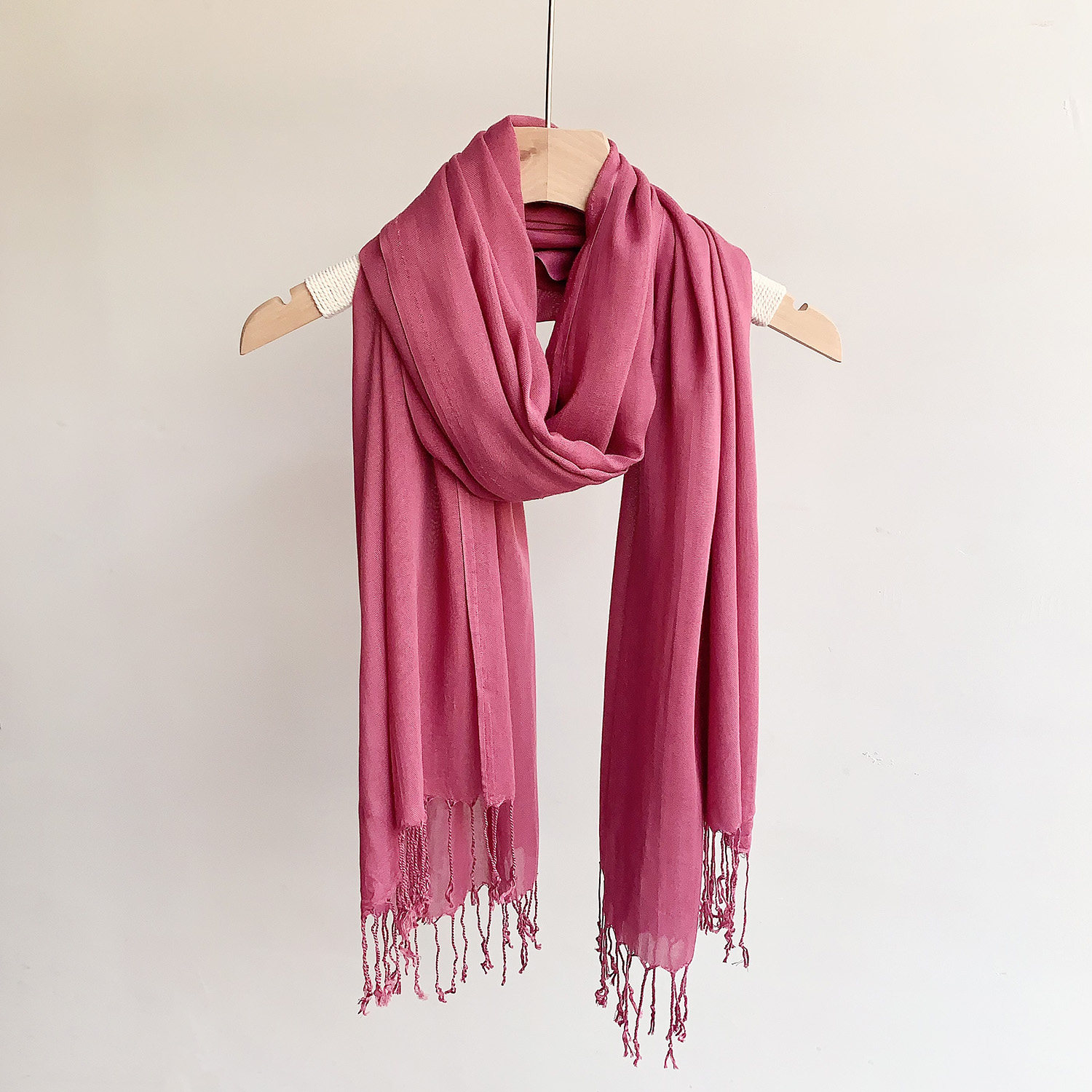 欧单红色系围巾四季款大披肩软糯粘胶长方形围巾2031