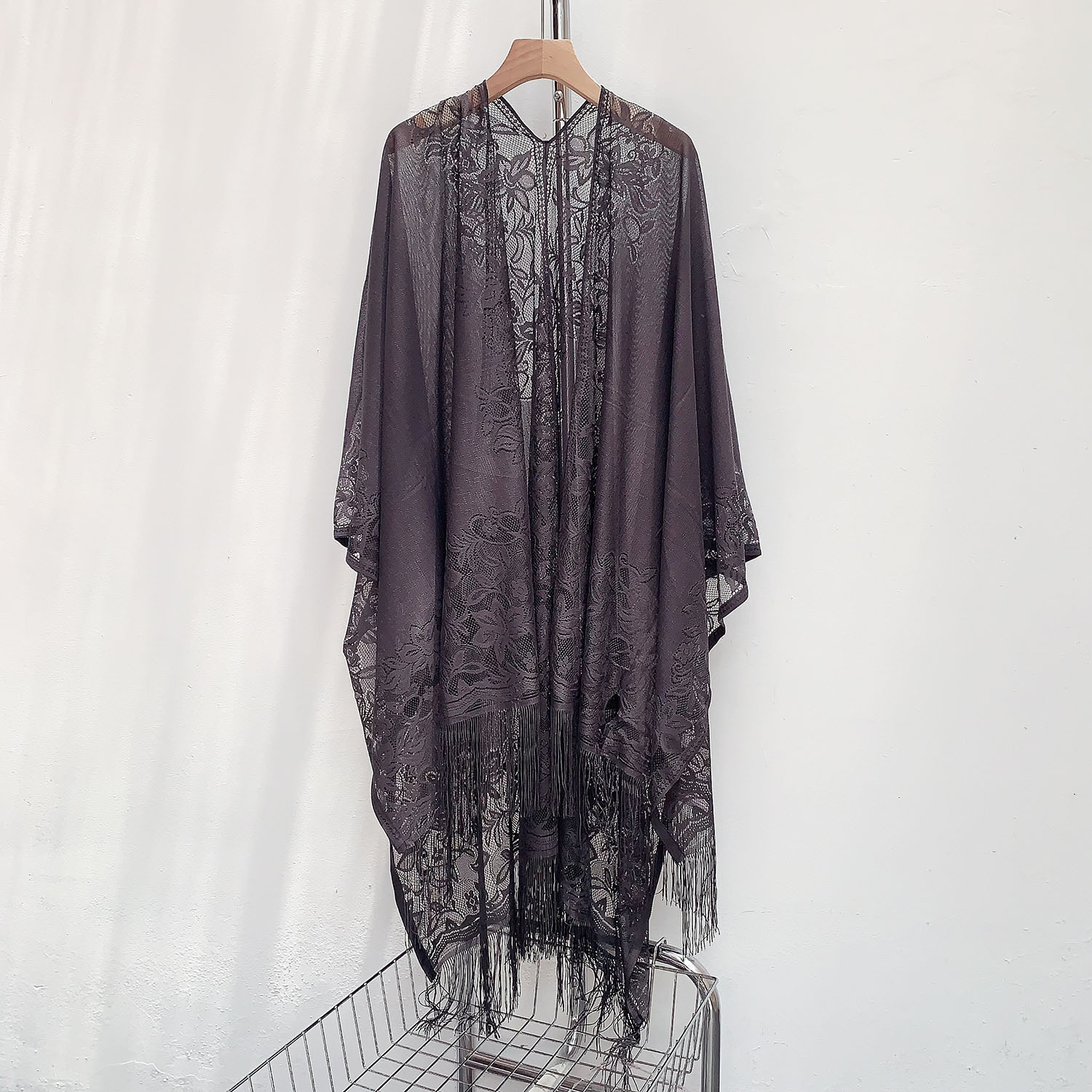 日单气质黑灰色镂空网纱防晒披肩夏季轻薄空调房斗篷可配旗袍2001
