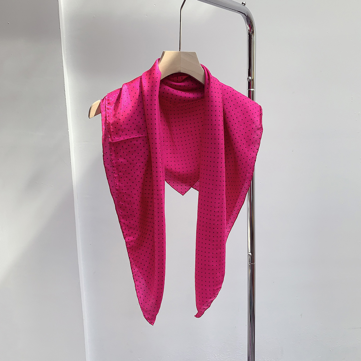 桑蚕丝手工卷边丝巾玫红波点四季款真丝大方巾火龙果色显白888