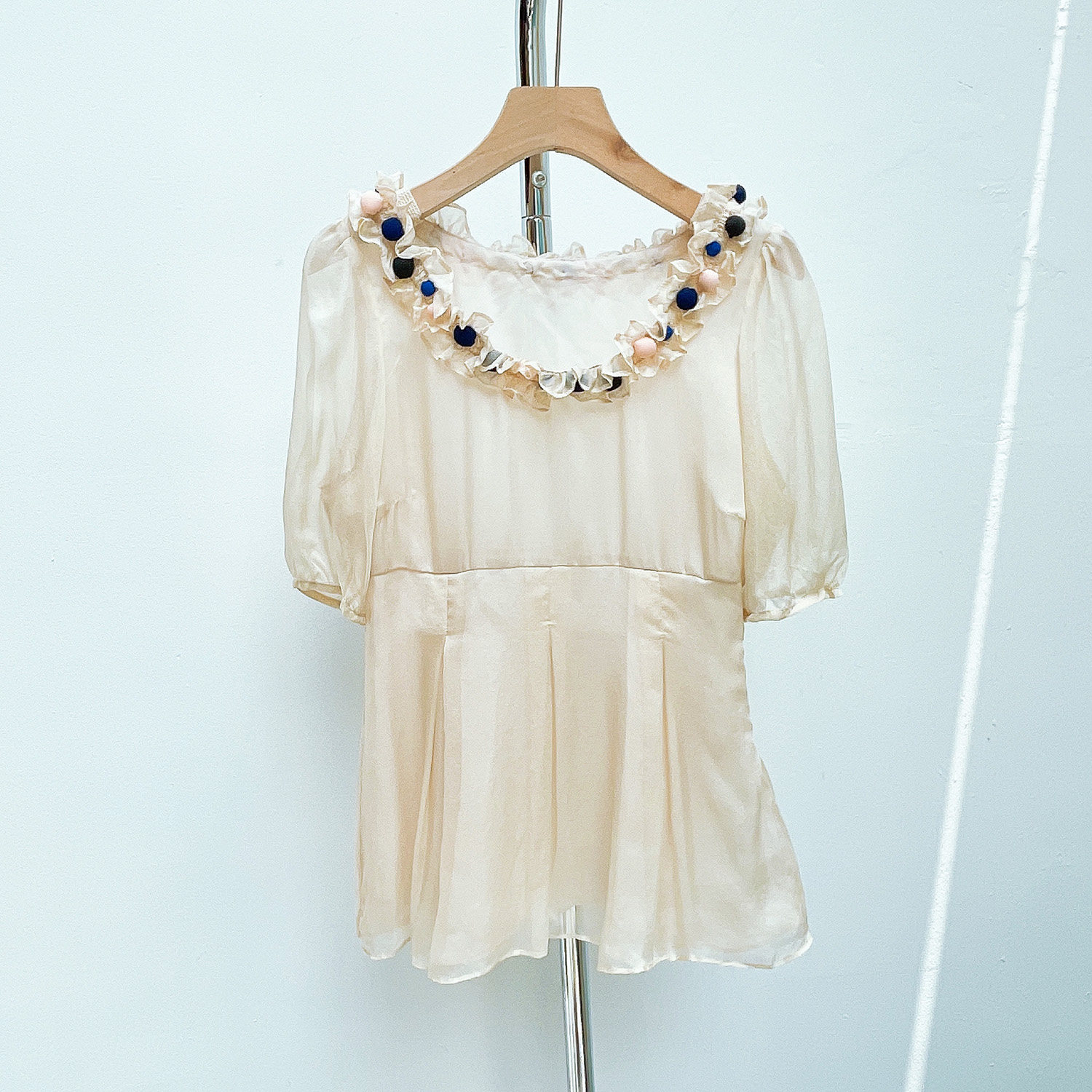 小码特价真丝短袖上衣清新米白色夏季桑蚕丝衬衣显瘦圆领842