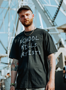 学校扼杀艺术家纯棉短袖T恤圆领宽松英文恶搞文字印花schoolkills