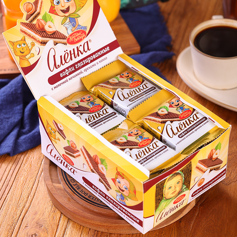 俄罗斯原装进口榛仁味巧克力夹心威化饼干新年圣诞休闲食品礼盒装