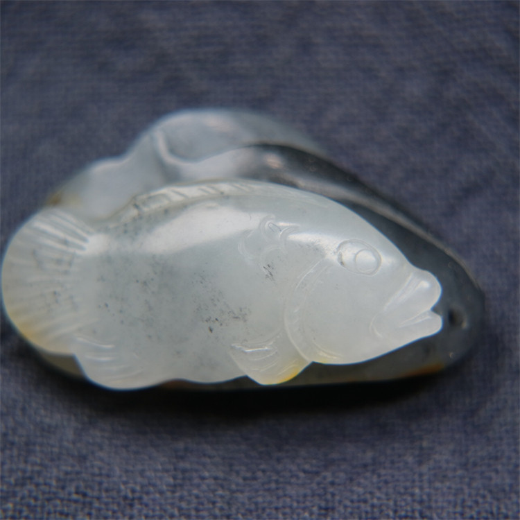 和田玉籽青花大师手工俏色巧雕鱼年年如意糖色狐狸美丽动人变化色