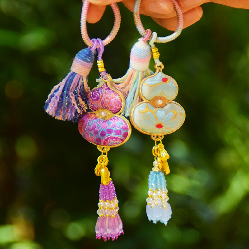 新宋锦葫芦底托包布挂件马有钱岸考研刺绣编织流苏钥匙包包挂饰