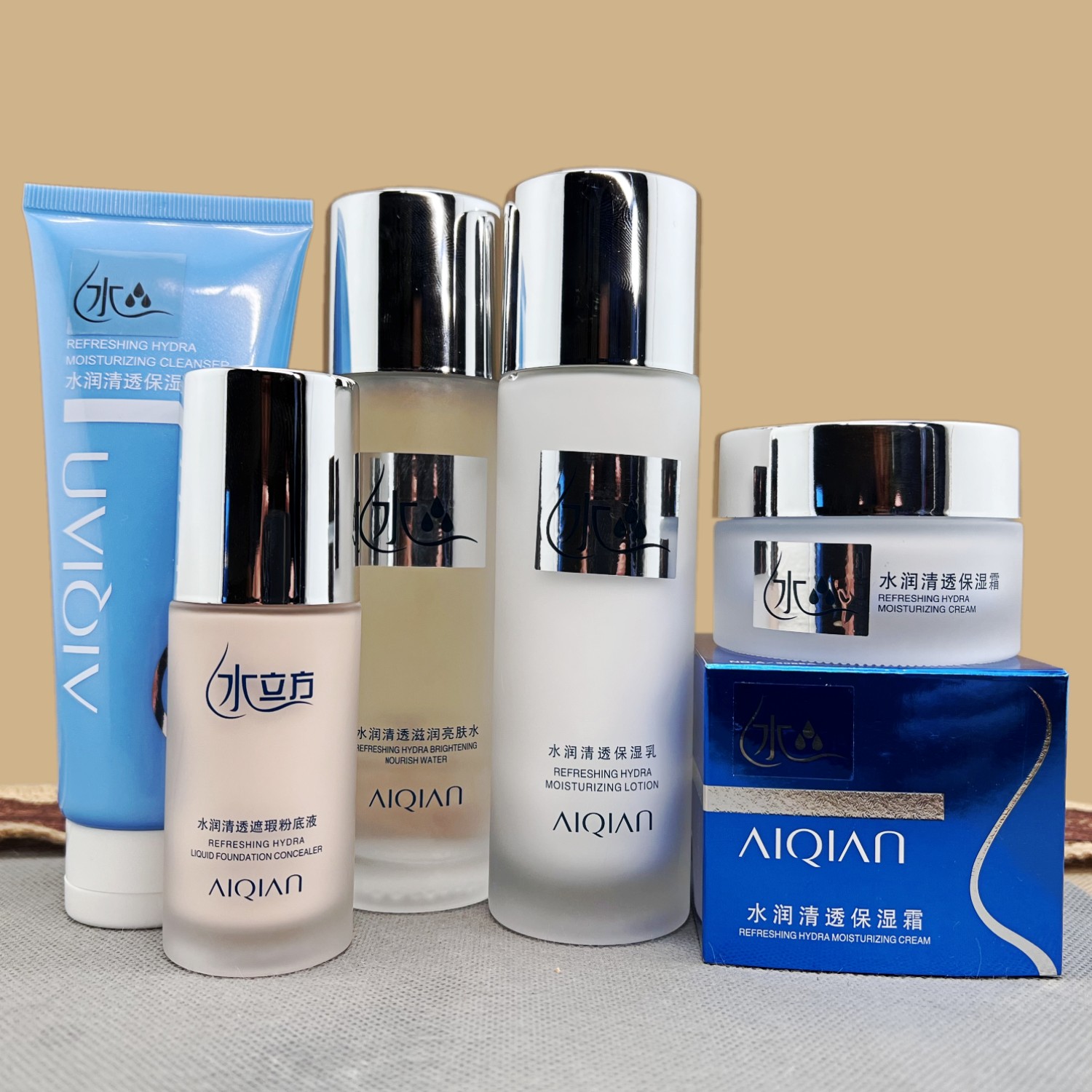 爱倩水润保湿亮肤水乳粉底洗面奶美白霜柔肤水补水保湿清爽