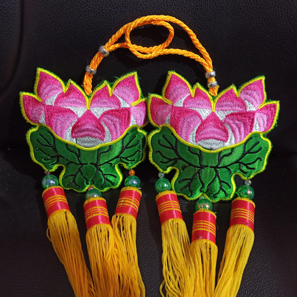 端午节精美莲花挂饰刺绣成品布艺小饰品双面绣花荷花挂件庆阳香包