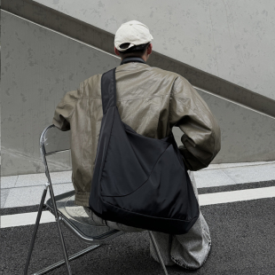 YUEN韩系ins休闲大容量慵懒风通勤轻便帆布托特街头邮差背包男女