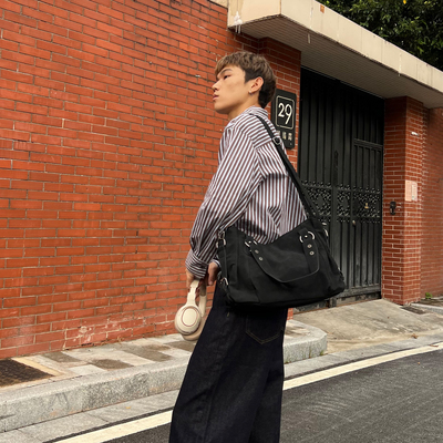 YUEN小众设计款ins复古单肩机车手提斜挎男女机车包磨砂皮邮差包