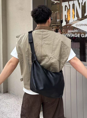 YUEN设计款ins斜挎包男女休闲户外邮差包单肩包骑行挎包饺子包潮