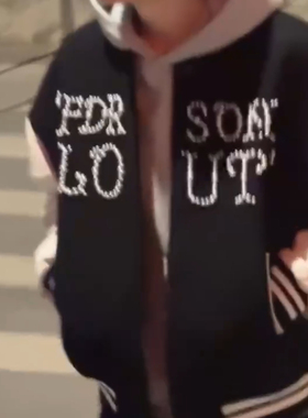 美式复古棒球服外套男女早春新款珍珠重磅夹克情侣宽松撞色上衣潮