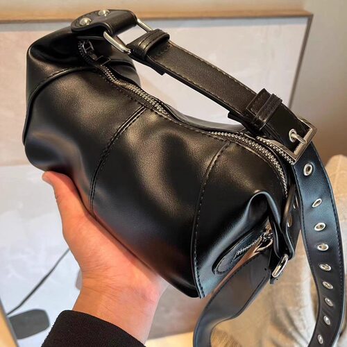 黑色酷炫机车包小众斜挎单肩包