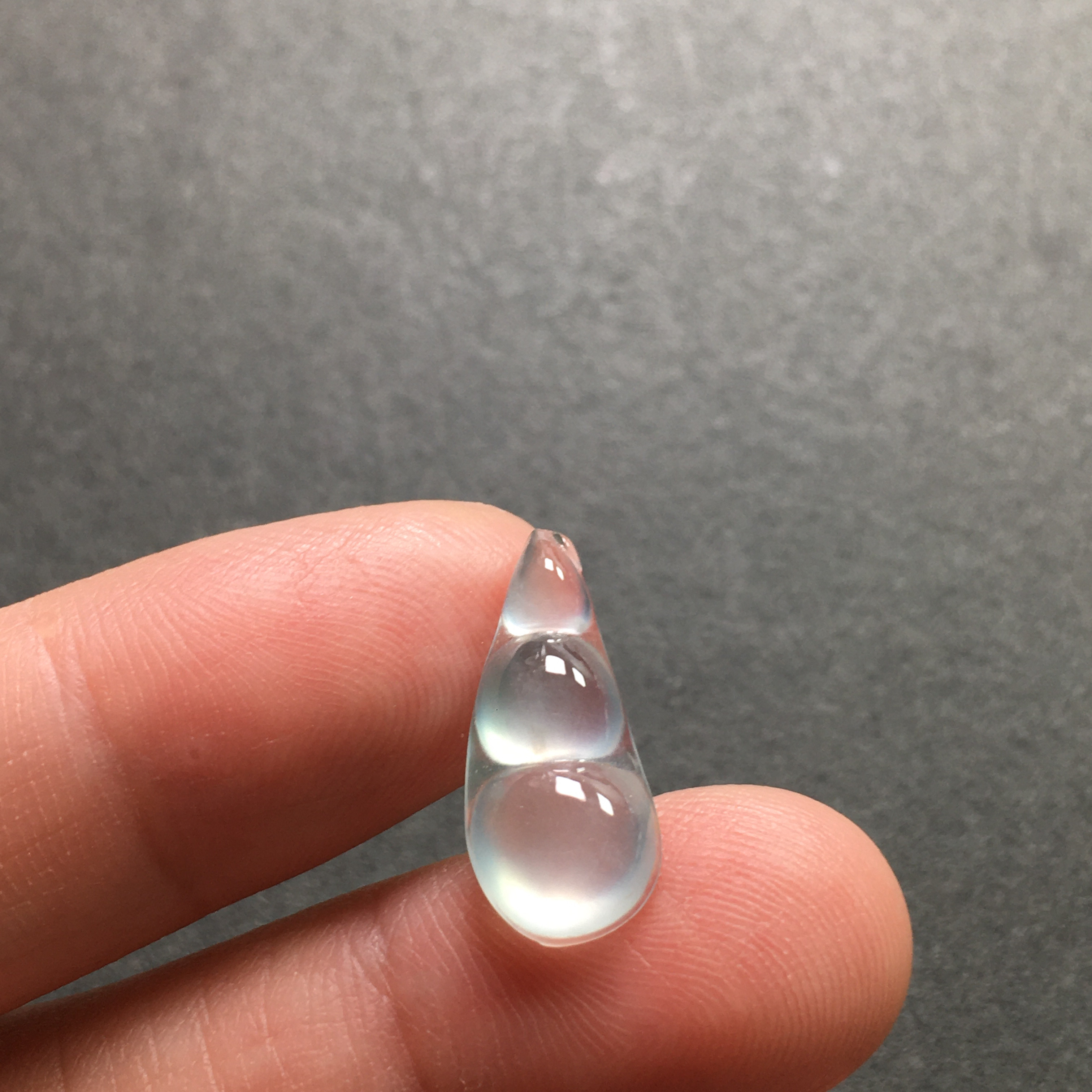 缅甸翡翠玻璃种钢光福豆吊坠宝