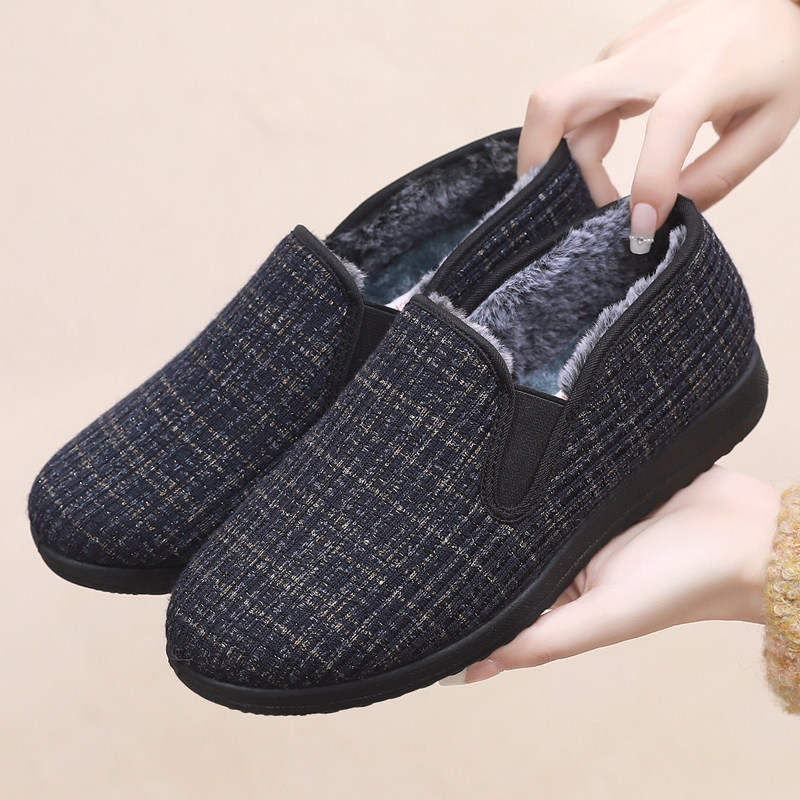 老北京布鞋女冬新款妈妈棉鞋加绒保暖老年人奶奶防滑平底老太太鞋