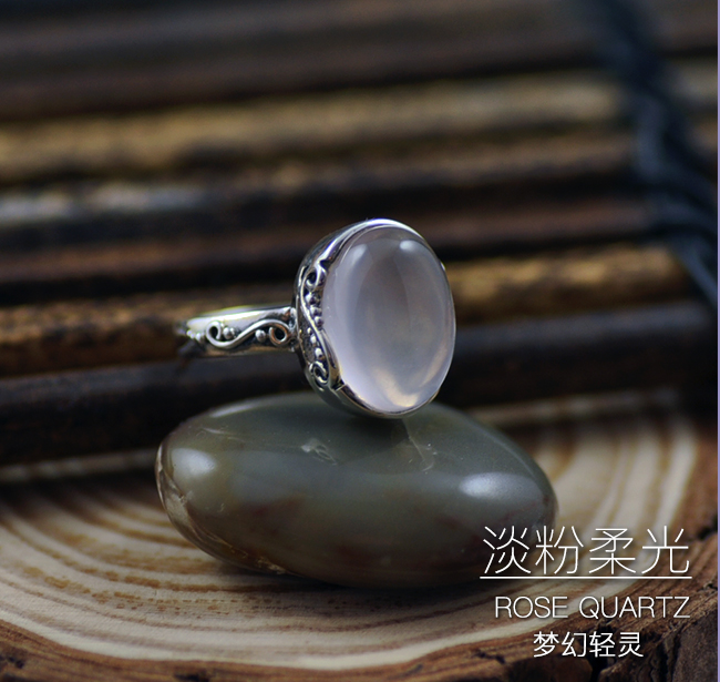 天然淡粉色戒指纯银镶嵌芙蓉石