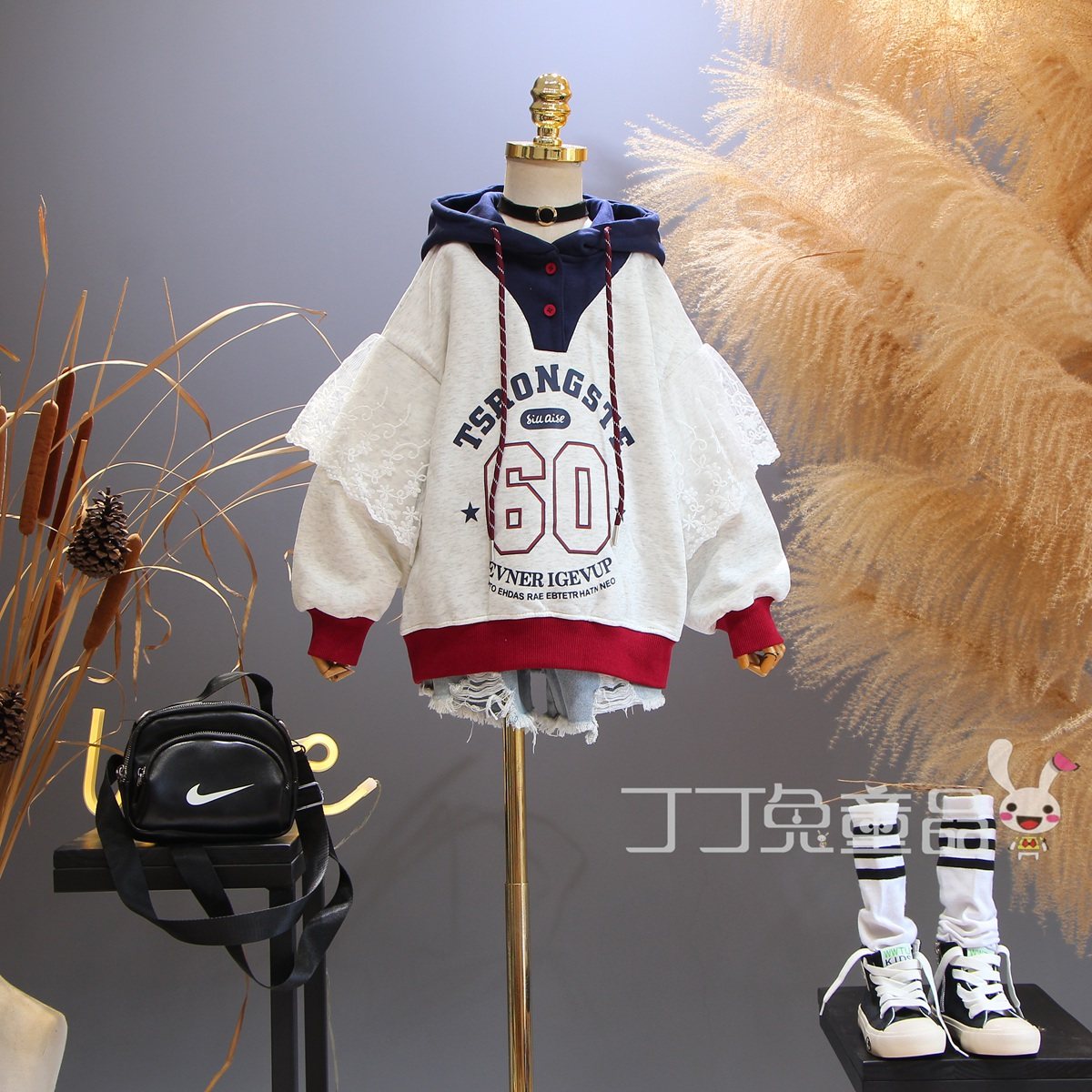 欧美女童装春秋季蕾丝拼接连帽卫衣韩版大童洋气宽松时尚字母T恤