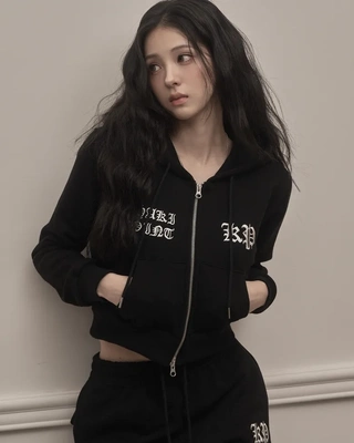 韩国设计师小众品牌KHAKIPOINT酷甜风字母LOGO刺绣短款连帽外套