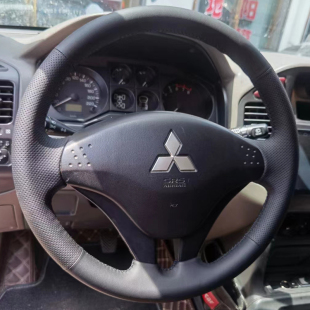 V97 V77 方向盘套真皮把套全包手缝专车专用 三菱帕杰罗V73 2011款
