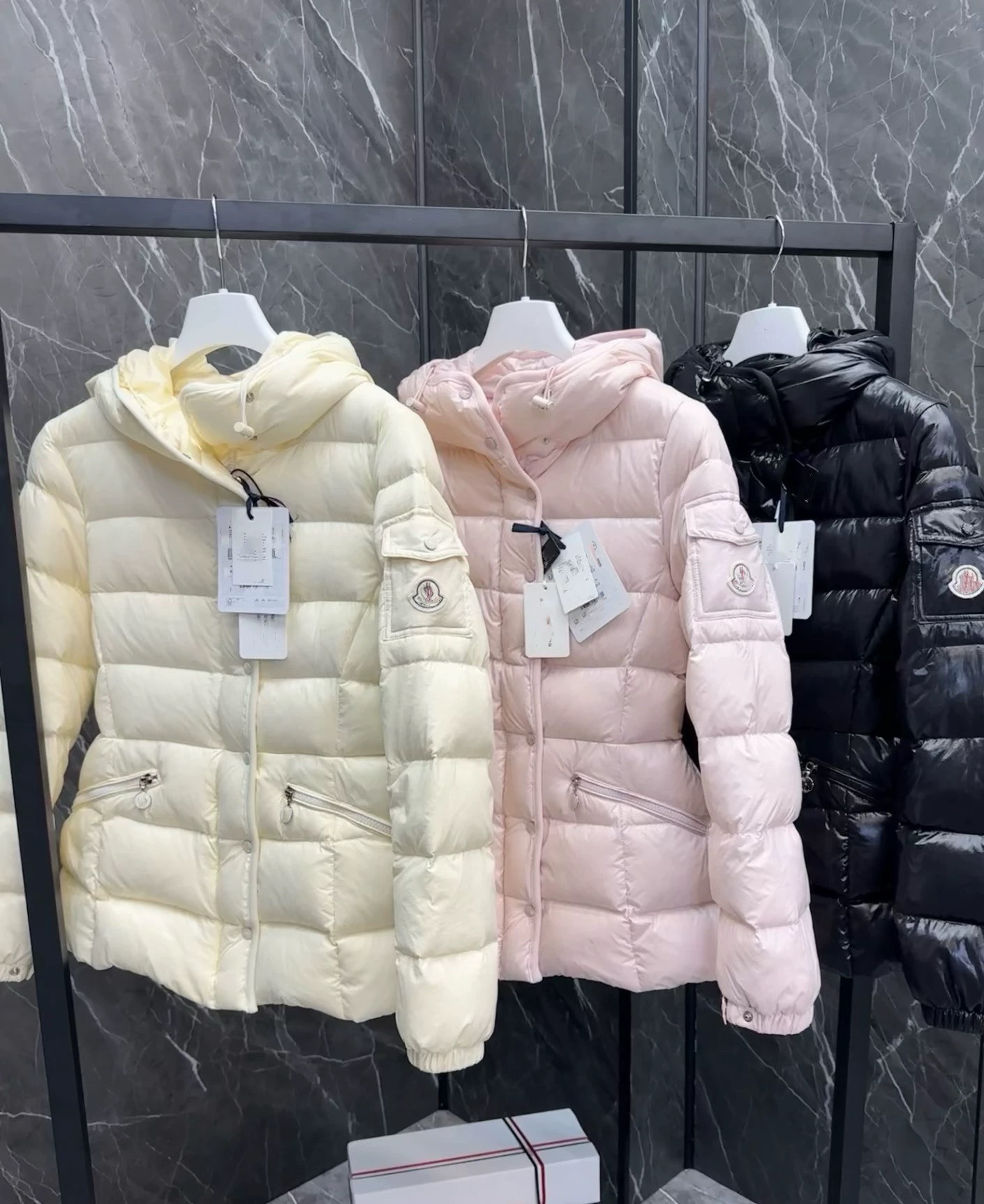 秋冬小蛮腰浅粉亮面收腰显瘦连帽羽绒服女气质鹅绒加厚外套
