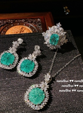 亚历山大多巴胺宝石花朵戒指 沙弗莱 镀18K金 肥方薄荷绿锆石耳环