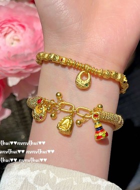 织纹雕金锤纹珐琅圈圈手链 古董感 镀18K金 坨坨铃铛盘缠吊坠手镯