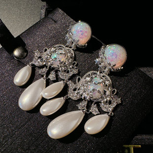 意大利复古宫廷雕花欧泊水滴耳环 苏富比 孔雀绿贝珠流苏耳环扫肩