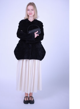 瑞典立体感下摆弧形外套