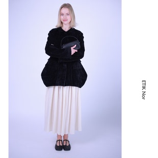 瑞典立体感下摆弧形外套