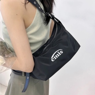 韩代正品emis 黑色尼龙上班通勤包包甜酷辣妹风法棍腋下托特包