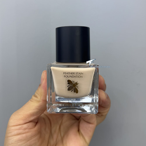 OMECHOO抗皱紧致羽纱持色粉底液