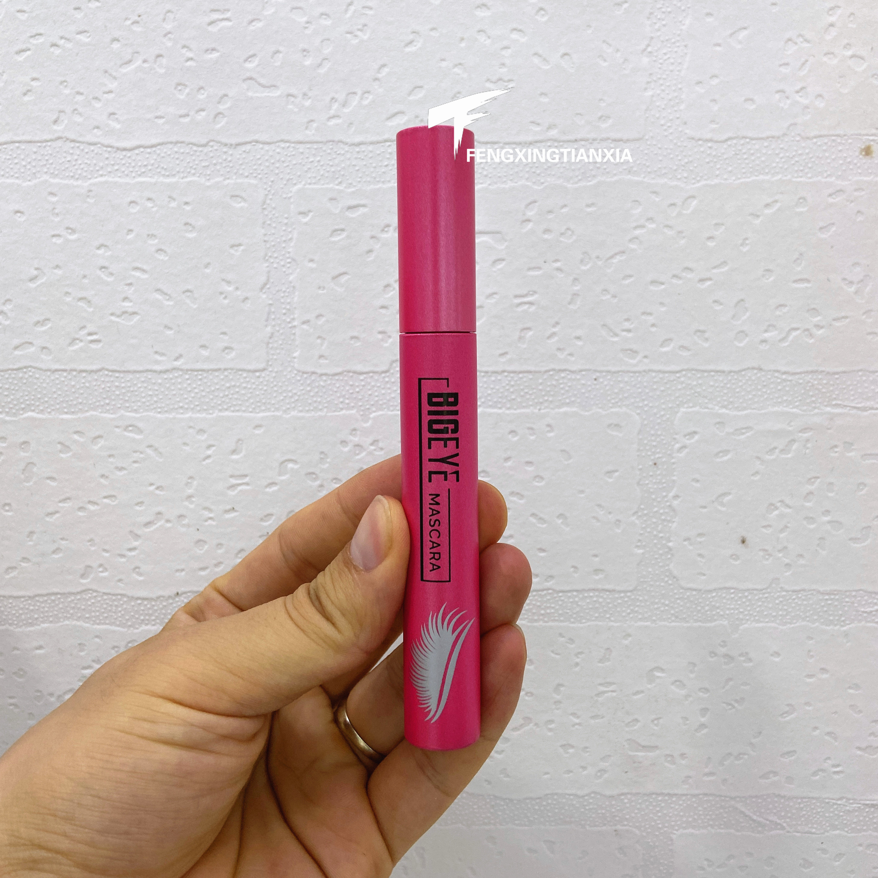 大眼娃娃浓密卷翘睫毛膏