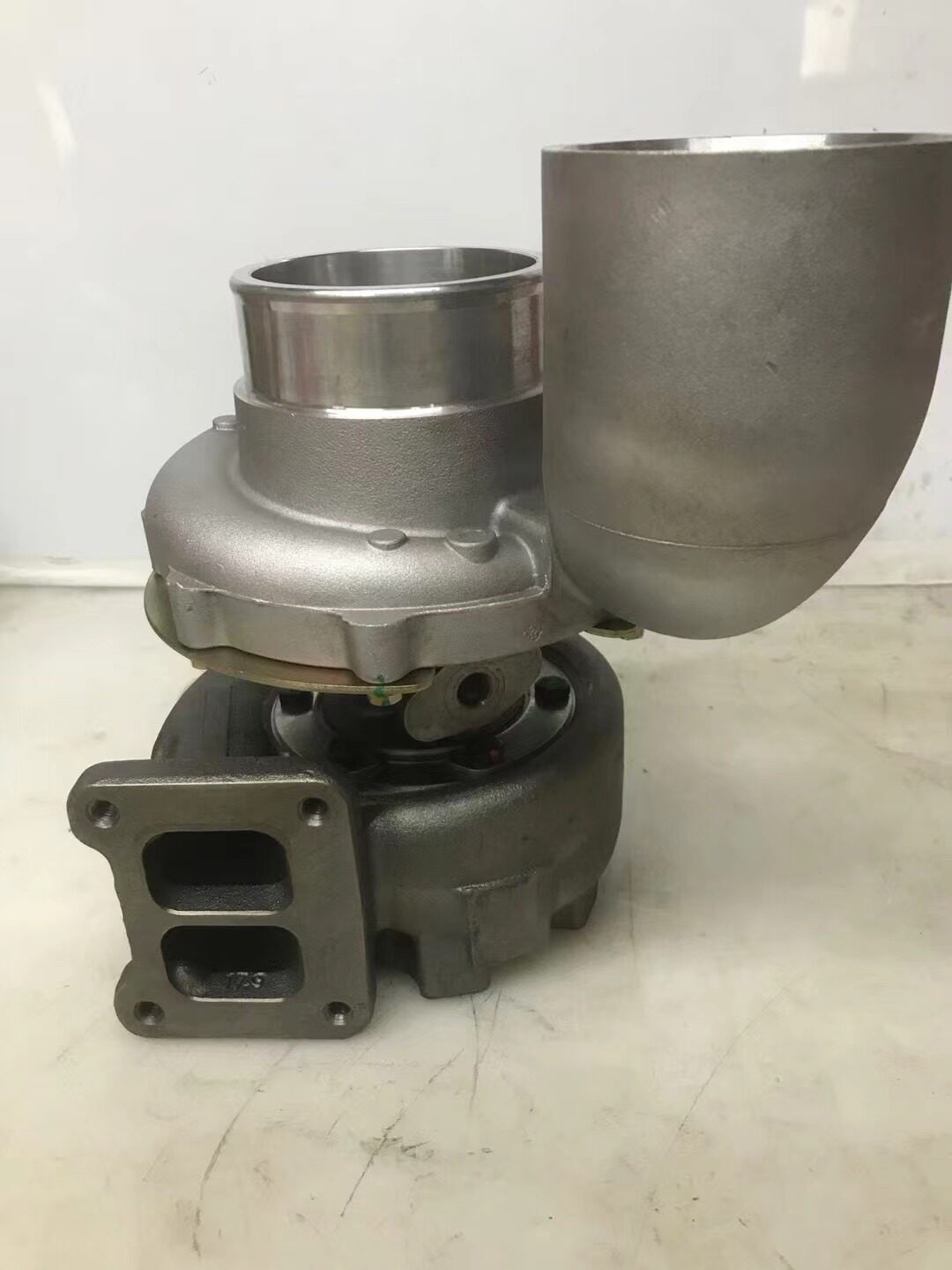 东风天龙雷诺340 375 420马力 HX50 配套力涡轮增压器 增压机