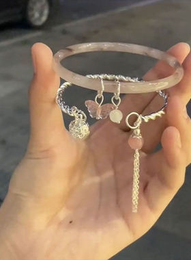 新中式流苏爆款超仙手镯叮当镯中秋节礼物带铃铛蝴蝶手链高级闺蜜