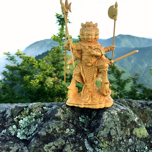 三头六臂哪吒三太子木雕黄杨木