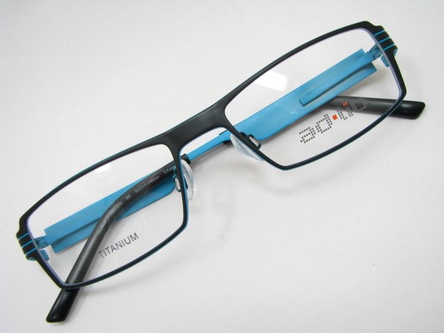 Charmant夏蒙纯钛眼镜框架adlib ad.lib AB3123U BK黑蓝双色钛架