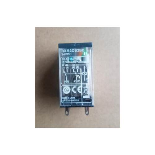 插拔式中间继电器   RXM2CB2BD    24VDC  带指示灯询价