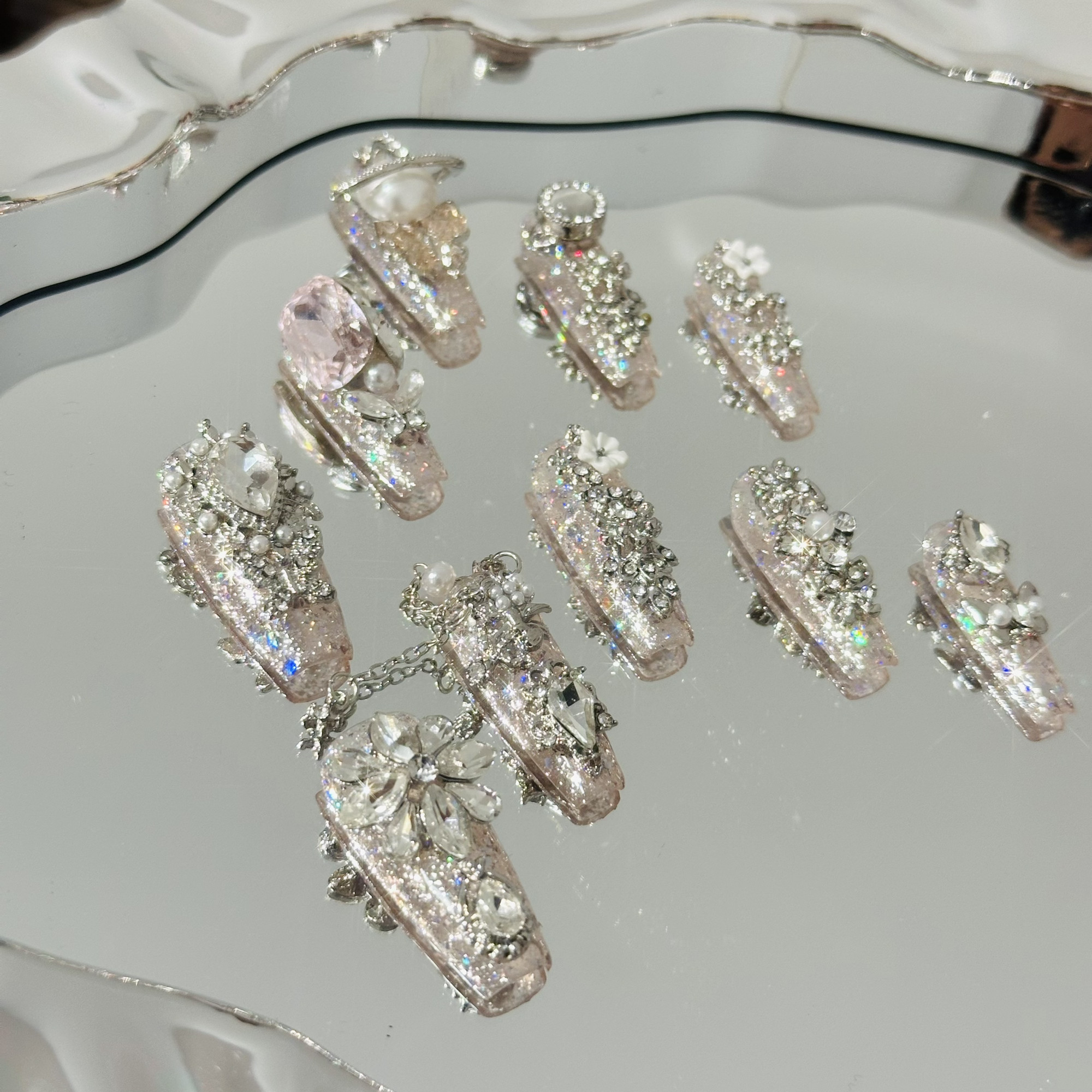 【217】爆闪粉重工纯手工穿戴甲长梯满钻k9平价气质仙气温柔纯欲,彩妆/香水/美妆工具,穿戴甲/甲片,淘宝优惠券,粉丝福利购,淘宝优惠卷