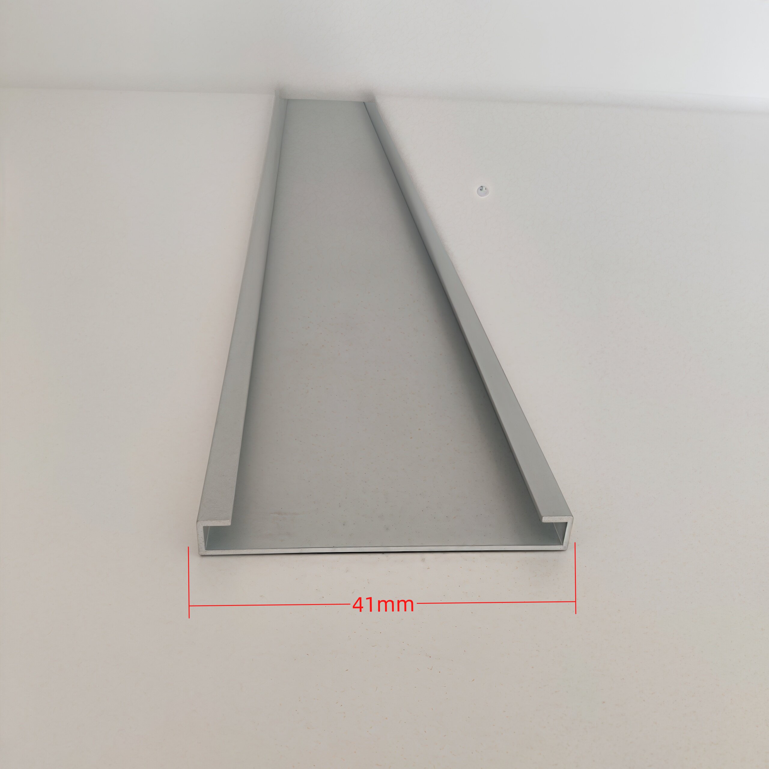 铝合金平槽插槽型材科室牌可更换式U型槽板卡槽货架标签长度定制 - 实物图