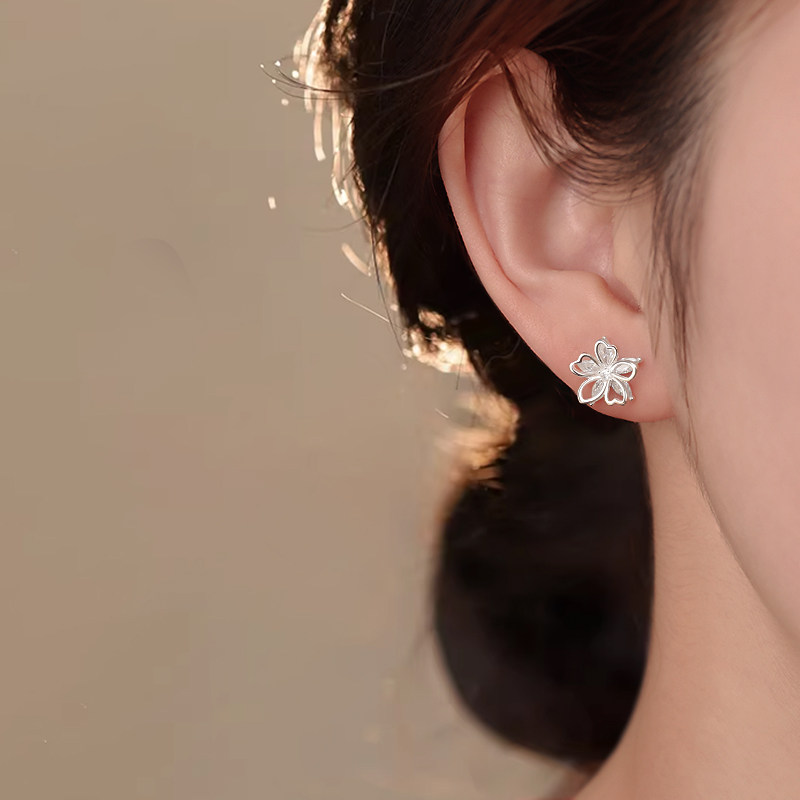 999银针锆石花朵耳钉女2026时尚小众耳饰百搭精致配饰养耳洞ins,饰品/流行首饰/时尚饰品新,耳钉,淘宝优惠券,粉丝福利购,淘宝优惠卷