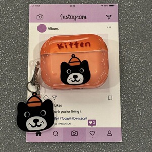 可爱橙色黑狗适用airpodspro2保护套耳机壳新款三代airpods4二代耳机壳苹果pro3耳机保护套无线蓝牙耳机外壳