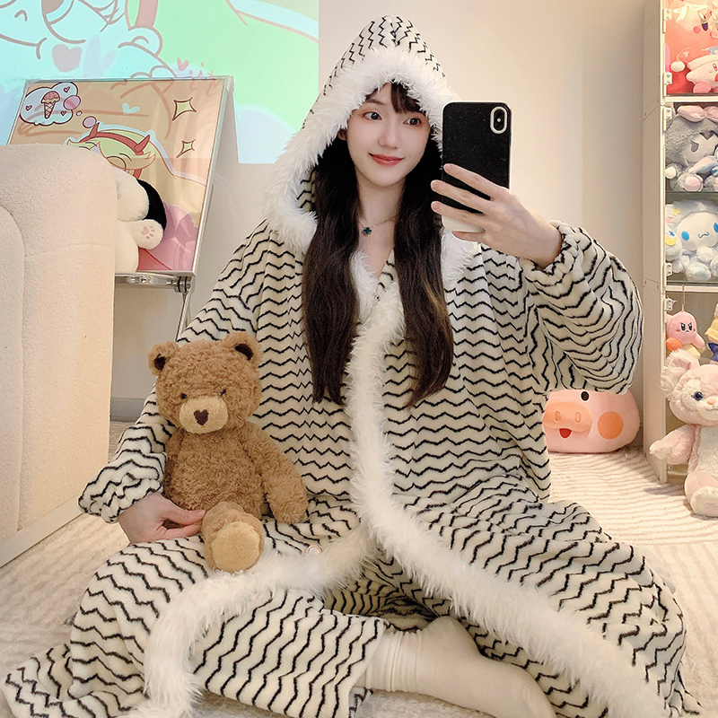 睡衣女秋冬季珊瑚绒大码加厚套装