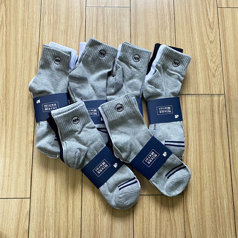 外贸工厂剩余 男士秋冬保暖针织防臭字母刺绣中筒袜一组三双袜子