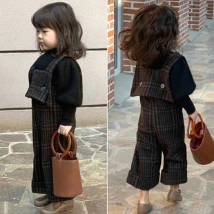 儿童装女童2026秋冬新款宝宝小香风格子泡泡袖毛呢背带阔腿裤套装
